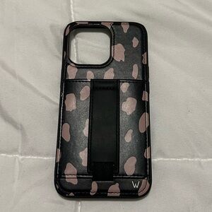 Walli iPhone 13 Pro Case